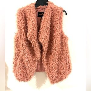 Ambiance Outerwear Faux fur Soft Beautiful Pink Vest Size Large
